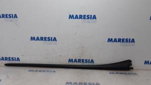 Used Decorative strip Peugeot 5008 I (0A/0E) 1.6 THP 16V Price € 25,00 Margin scheme offered by Maresia Parts