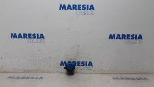 Used Cooling fan resistor Peugeot 5008 I (0A/0E) 1.6 THP 16V Price € 20,00 Margin scheme offered by Maresia Parts
