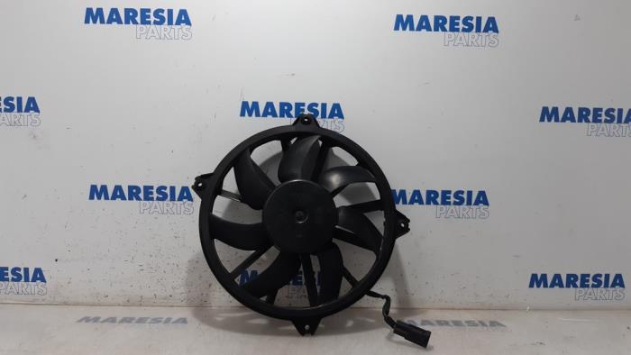 Używane Silnik wentylatora Peugeot 5008 I (0A/0E) 1.6 THP 16V Cena € 34,95 Procedura marży oferowane przez Maresia Parts