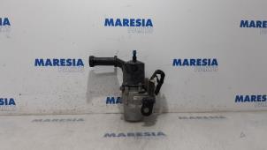 Used Power steering pump Peugeot 5008 I (0A/0E) 1.6 THP 16V Price € 183,75 Margin scheme offered by Maresia Parts