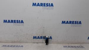 Used Windscreen washer pump Citroen Jumpy 1.6 Blue HDi 95 Price € 30,25 Inclusive VAT offered by Maresia Parts