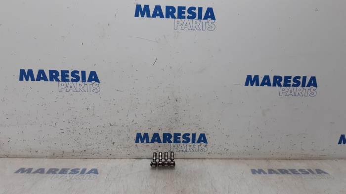 Gebrauchte Kipphebel Fiat Panda (312) 0.9 TwinAir Turbo 85 Preis € 25,00 Margenregelung angeboten von Maresia Parts