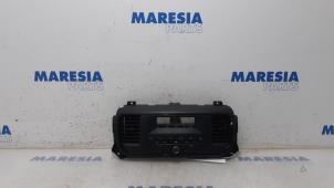 Używane Radio Citroen Jumpy 1.6 Blue HDi 95 Cena € 285,86 Z VAT oferowane przez Maresia Parts