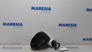 Used Wing mirror, left Peugeot 207 CC (WB) 1.6 HDiF 16V Price € 105,00 Margin scheme offered by Maresia Parts