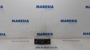 Used Radio CD player Peugeot 207 CC (WB) 1.6 HDiF 16V Price € 262,50 Margin scheme offered by Maresia Parts