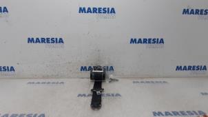 Used Rear seatbelt, right Peugeot 207 CC (WB) 1.6 HDiF 16V Price € 65,00 Margin scheme offered by Maresia Parts