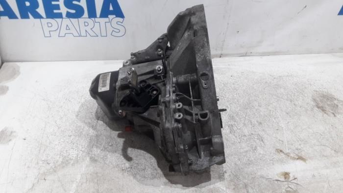 Gearbox from a Renault Kangoo Express (FW) 1.5 dCi 90 FAP 2013