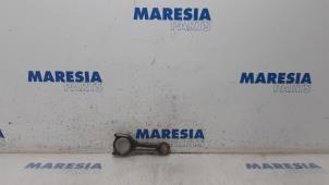 Used Connecting rod Peugeot 308 (L3/L8/LB/LH/LP) 1.6 BlueHDi 100 Price € 50,00 Margin scheme offered by Maresia Parts