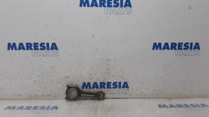Used Connecting rod Peugeot 308 (L3/L8/LB/LH/LP) 1.6 BlueHDi 100 Price € 50,00 Margin scheme offered by Maresia Parts