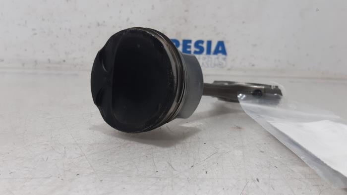 Gebrauchte Kolben Renault Megane IV (RFBB) 1.2 Energy TCE 100 Preis € 75,00 Margenregelung angeboten von Maresia Parts