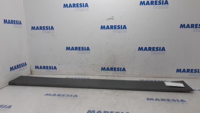 Begagnade Dekorstripe Fiat Ducato (250) 2.3 D 130 Multijet Pris € 54,45 Inklusive moms erbjuds av Maresia Parts
