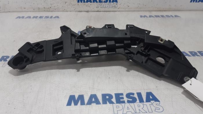 Begagnade Front Fiat Ducato (250) 2.3 D 130 Multijet Pris € 36,30 Inklusive moms erbjuds av Maresia Parts