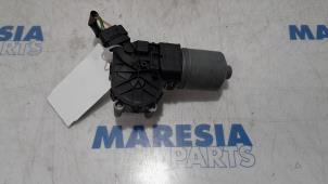 Usagé Moteur essuie-glace avant Peugeot 207 CC (WB) 1.6 HDiF 16V Prix € 30,00 Règlement à la marge proposé par Maresia Parts