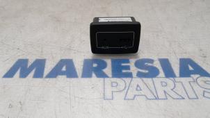 Used AUX / USB connection Fiat Ducato (250) 2.3 D 130 Multijet Price € 36,30 Inclusive VAT offered by Maresia Parts