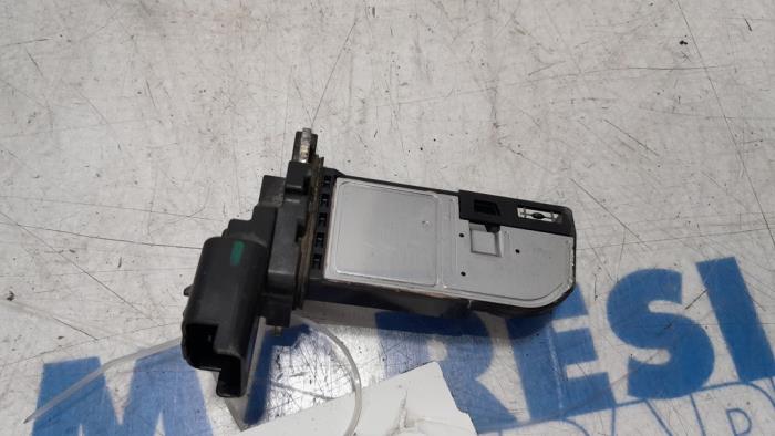 Airflow meter from a Peugeot 208 I (CA/CC/CK/CL) 1.6 Blue HDi 100 2017