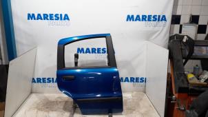Używane Drzwi prawe tylne wersja 4-drzwiowa Fiat Panda (169) 1.2 Fire Cena € 85,00 Procedura marży oferowane przez Maresia Parts
