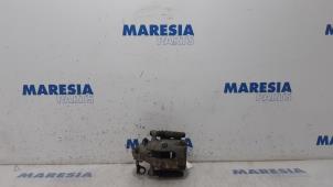 Used Rear brake calliper, right Peugeot 208 I (CA/CC/CK/CL) 1.6 Blue HDi 100 Price € 19,90 Margin scheme offered by Maresia Parts