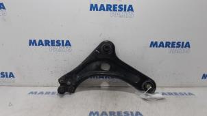 Used Front lower wishbone, left Peugeot 208 I (CA/CC/CK/CL) 1.6 Blue HDi 100 Price € 25,00 Margin scheme offered by Maresia Parts