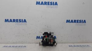 Usagé Boîte à fusibles Renault Kangoo Express (FW) 1.5 dCi 90 FAP Prix € 90,75 Prix TTC proposé par Maresia Parts