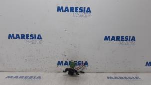 Used Heater resistor Renault Kangoo Express (FW) 1.5 dCi 90 FAP Price € 48,40 Inclusive VAT offered by Maresia Parts
