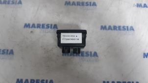 Używane Zlacze AUX/USB Peugeot Boxer (U9) 2.2 HDi 110 Euro 5 Cena € 36,30 Z VAT oferowane przez Maresia Parts