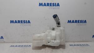 Used Front windscreen washer reservoir Peugeot Boxer (U9) 2.2 HDi 110 Euro 5 Price € 36,30 Inclusive VAT offered by Maresia Parts