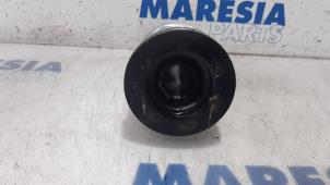 Kolben van een Renault Master III (FV) 2.3 dCi 125 16V RWD 2012