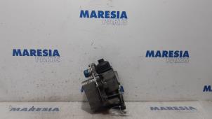 Gebrauchte Ölfiltergehäuse Renault Master IV (FV) 2.3 dCi 125 16V RWD Preis € 60,50 Mit Mehrwertsteuer angeboten von Maresia Parts