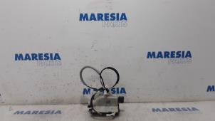 Used Door lock mechanism 2-door, right Peugeot 208 I (CA/CC/CK/CL) 1.6 Vti 16V Price € 50,00 Margin scheme offered by Maresia Parts