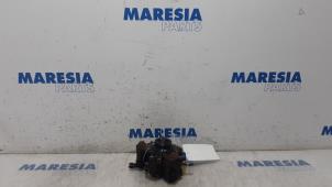 Used Mechanical fuel pump Opel Combo 1.3 CDTI 16V ecoFlex Price € 102,85 Inclusive VAT offered by Maresia Parts