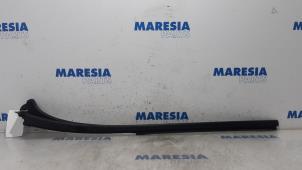 Used Frontscreen frame Renault Trafic (1FL/2FL/3FL/4FL) 1.6 dCi 90 Price € 60,50 Inclusive VAT offered by Maresia Parts