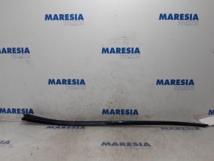 Used Front strip, left Peugeot 3008 I (0U/HU) 1.6 VTI 16V Price € 75,00 Margin scheme offered by Maresia Parts