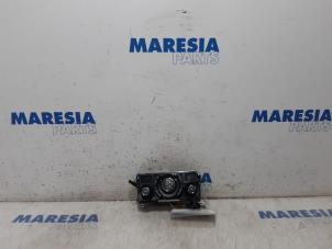 Używane Panel sterowania nagrzewnicy Peugeot 3008 I (0U/HU) 1.6 VTI 16V Cena € 90,00 Procedura marży oferowane przez Maresia Parts