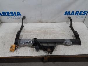 Used Towbar Opel Vivaro 1.6 CDTI 90 Price € 190,58 Inclusive VAT offered by Maresia Parts