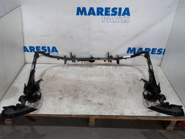 Używane Sterowanie dachu cabrio Peugeot 307 CC (3B) 2.0 16V Cena € 262,50 Procedura marży oferowane przez Maresia Parts