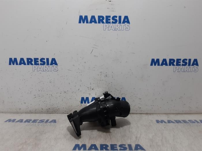 Gebrauchte Turbo Rohr Renault Trafic (1FL/2FL/3FL/4FL) 1.6 dCi 90 Preis € 36,30 Mit Mehrwertsteuer angeboten von Maresia Parts