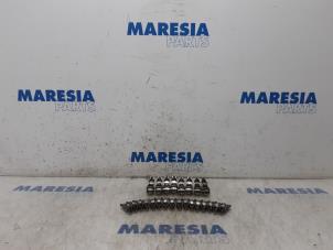 Used Rocker arm Peugeot 207/207+ (WA/WC/WM) 1.6 16V VTi Price € 50,00 Margin scheme offered by Maresia Parts