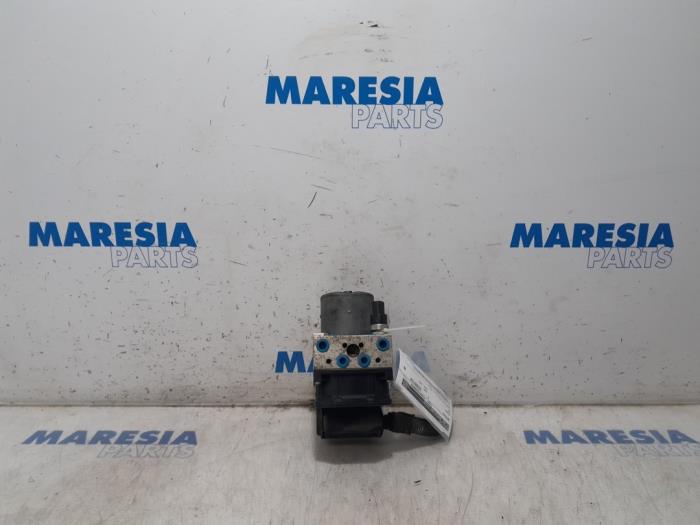 Used ABS pump Peugeot 307 CC (3B) 2.0 16V Price € 79,95 Margin scheme offered by Maresia Parts