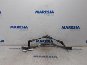 Used Wiper mechanism Renault Trafic (1FL/2FL/3FL/4FL) 1.6 dCi 90 Price € 72,60 Inclusive VAT offered by Maresia Parts