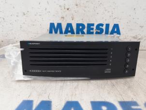 Used CD changer Peugeot 307 CC (3B) 2.0 16V Price € 65,00 Margin scheme offered by Maresia Parts
