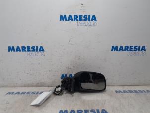 Usados Retrovisor externo derecha Peugeot 307 CC (3B) 2.0 16V Precio € 35,00 Norma de margen ofrecido por Maresia Parts