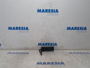 Used GPS antenna Peugeot 307 CC (3B) 2.0 16V Price € 35,00 Margin scheme offered by Maresia Parts