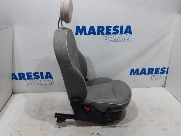 Seat, left from a Fiat 500 (312) 1.4 16V 2007