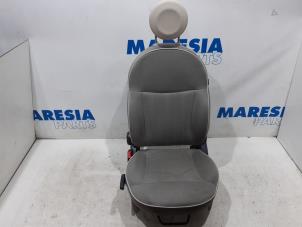Używane Fotel lewy Fiat 500 (312) 1.4 16V Cena € 157,50 Procedura marży oferowane przez Maresia Parts