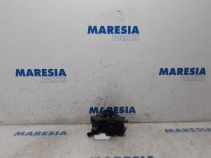 Usados Bomba de gasolina mecánica Fiat Doblo Cargo (263) 1.3 MJ 16V DPF Euro 5 Precio € 102,85 IVA incluido ofrecido por Maresia Parts