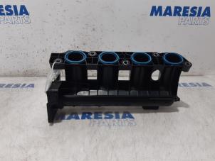 Used Intake manifold Renault Grand Scénic III (JZ) 1.4 16V TCe 130 Price € 39,99 Margin scheme offered by Maresia Parts
