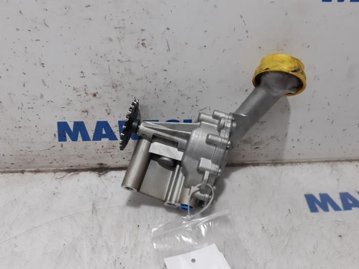 Oil pump from a Renault Megane IV Estate (RFBK) 1.5 Energy dCi 110 2016