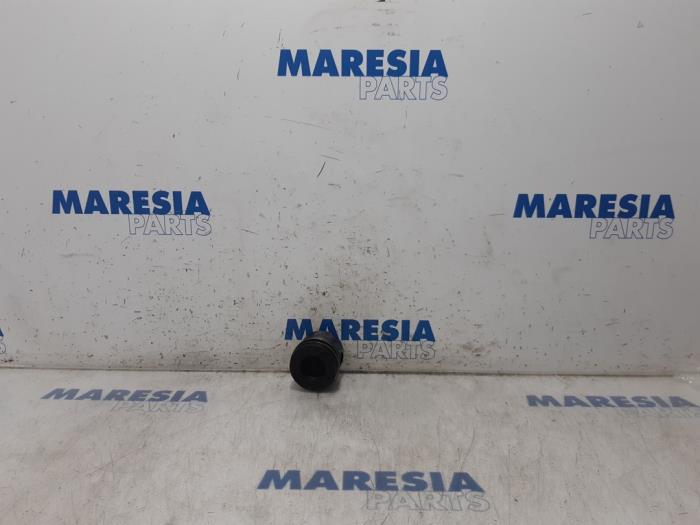 Usados Pistón Peugeot Bipper (AA) 1.3 HDI Precio € 48,40 IVA incluido ofrecido por Maresia Parts