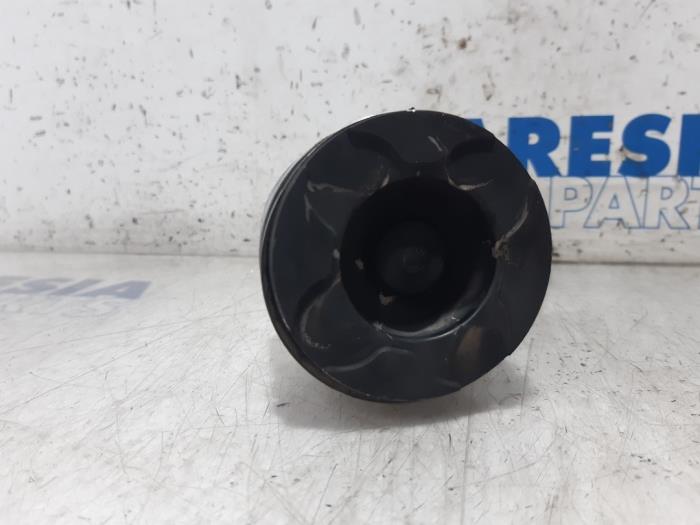 Piston from a Citroën Berlingo 1.6 Hdi 75 16V Phase 1 2009