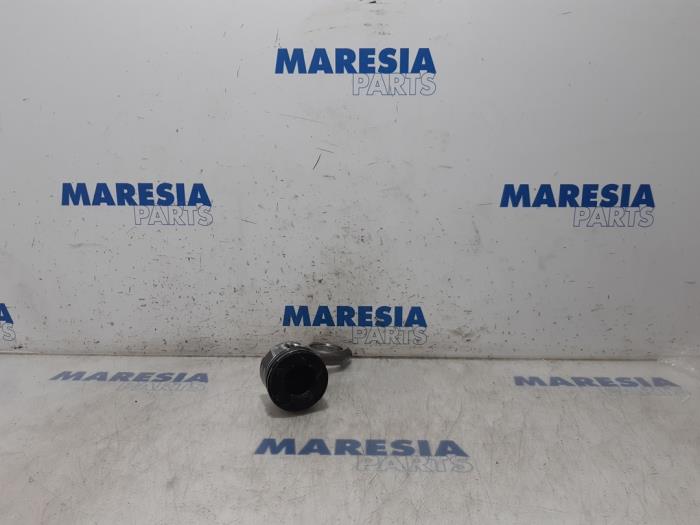 Used Piston Citroen Berlingo 1.6 Hdi 75 16V Phase 1 Price € 60,50 Inclusive VAT offered by Maresia Parts